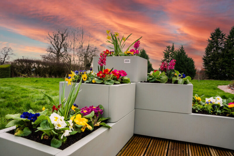 Corner planter set